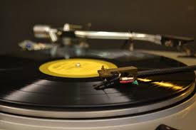 vinyl record player image