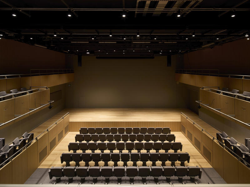 6 view of the theatre stephen a schwarzman centre for the humanities university of oxford photograph c hufton crow