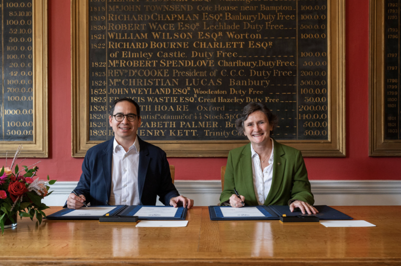 Sohmen Pao signing
